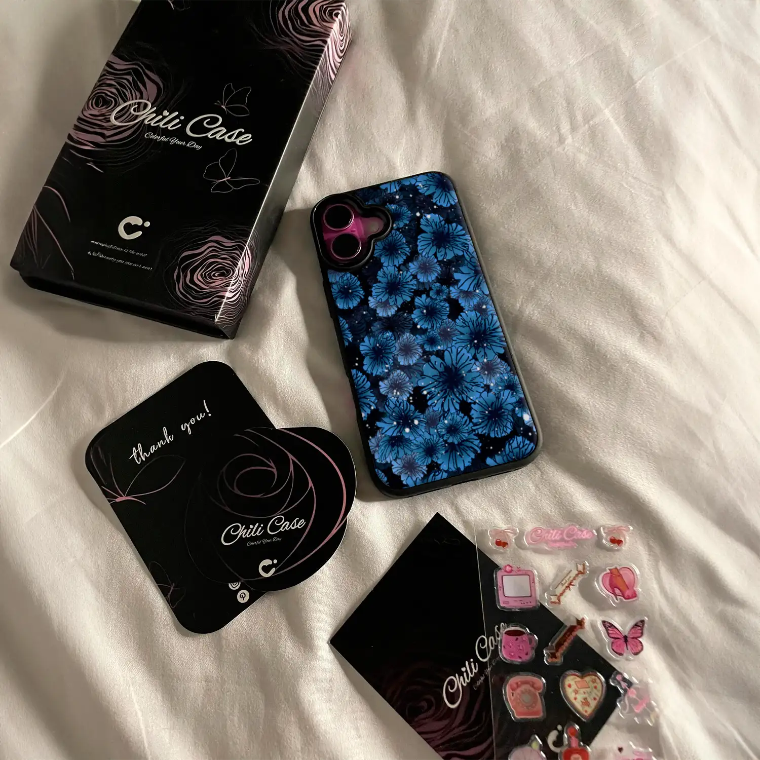 Navy Daisy Magsafe iPhone Case