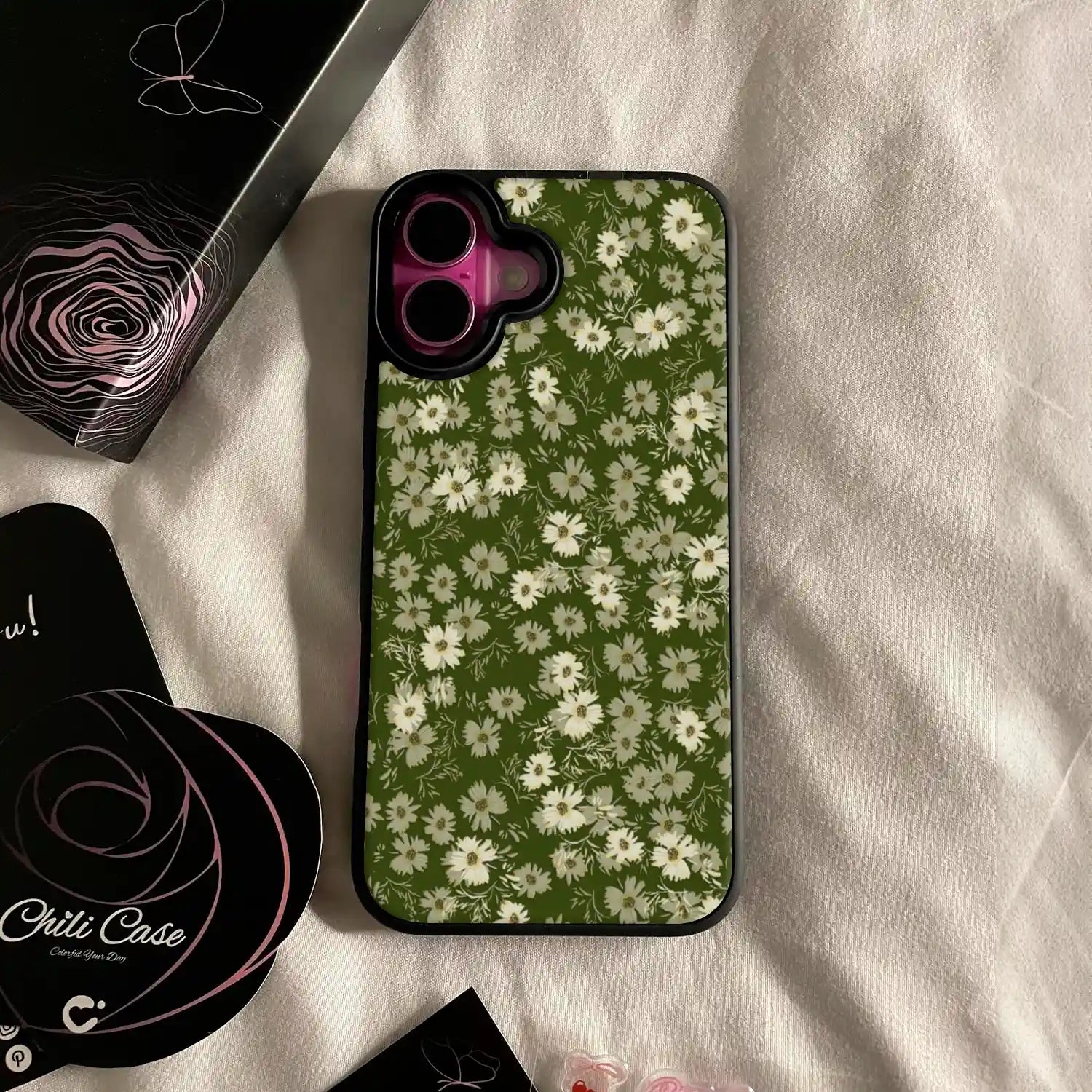 Retro Daisy Magsafe iPhone Case