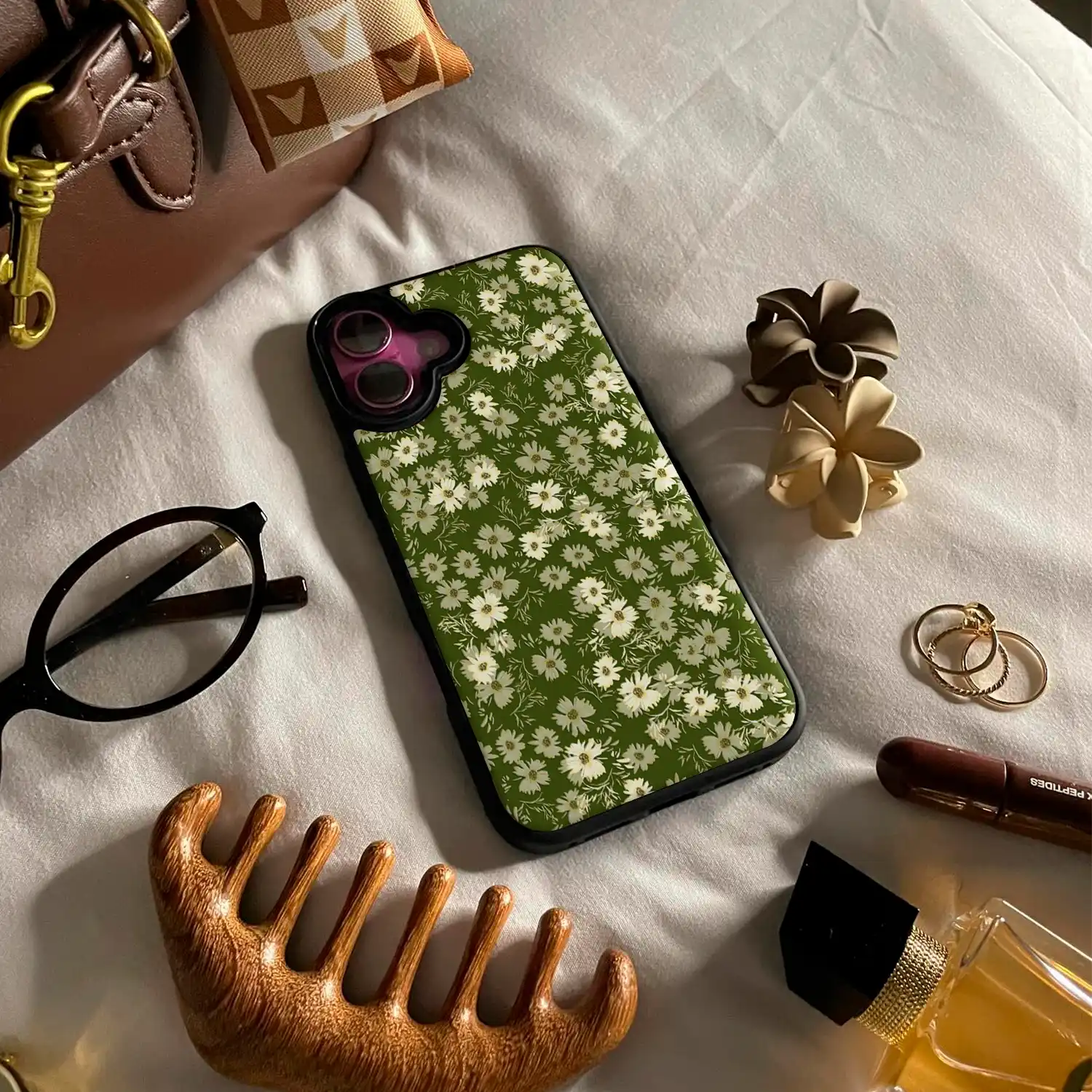 Retro Daisy Magsafe iPhone Case