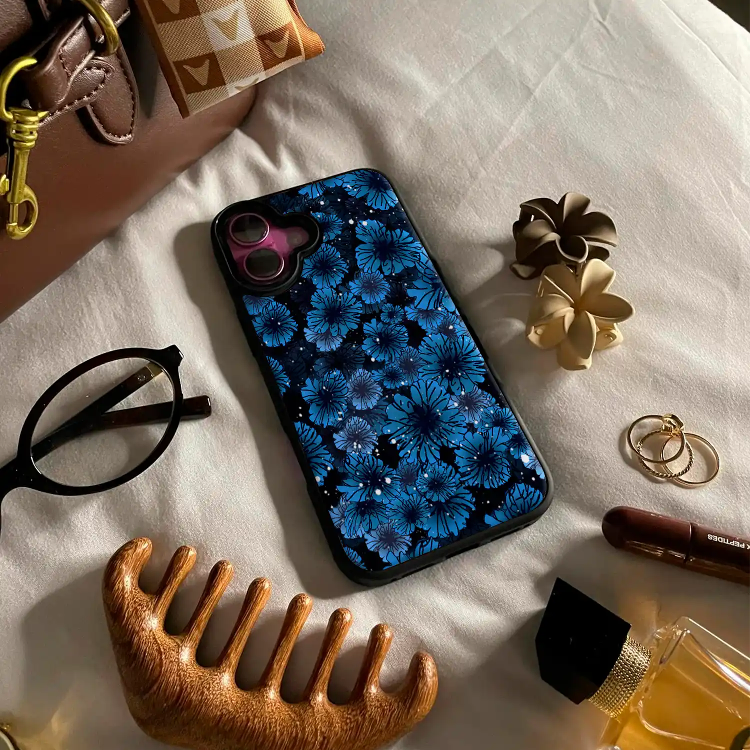 Navy Daisy Magsafe iPhone Case